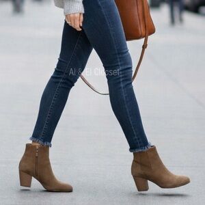 DV by Dolce Vita Collyns Chelsea Ankle Booties Stone Size 9 New With Box